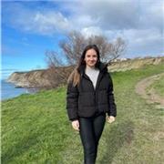 Estudiante universitaria con experiencia previa, dominio del euskera y tituló de monitora de tiempo libre, ofrece clases particulares a niños de primaria y primero y segundo de la ESO